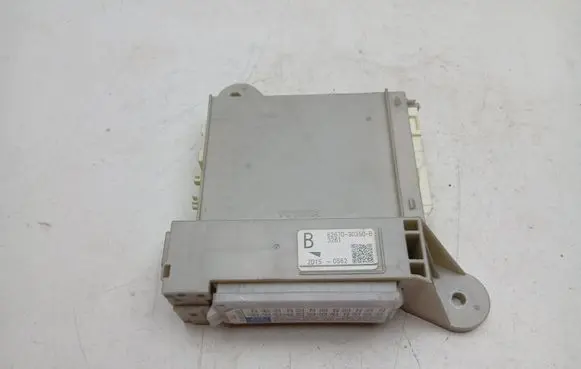 Lexus GS 250 350 300H 450H Fuse module 8267030350