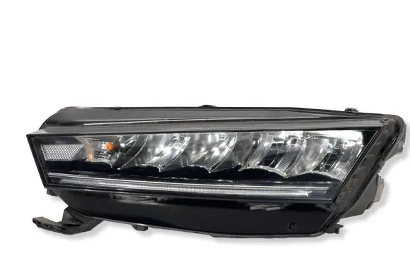 Skoda Octavia Mk4 Headlight/headlamp 5E4941015 LE18A6418