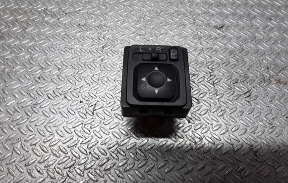 Mitsubishi Pajero Wing mirror switch MR951186