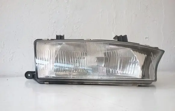 Subaru Legacy Headlight/headlamp 10020580 372217504425454