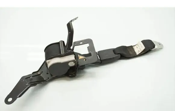 Mazda 5 Middle seatbelt (rear) T86213T