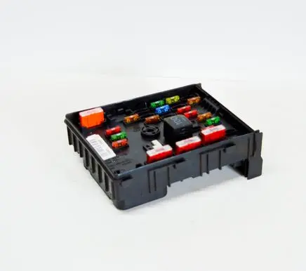 Volkswagen PASSAT B6 Fuse box set 3C0937125
