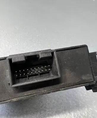 Volkswagen Golf V Gateway control module ---