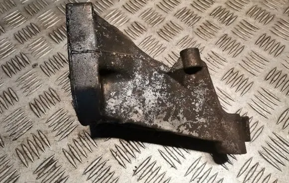Mercedes-Benz C W203 Engine mounting bracket 6112230704
