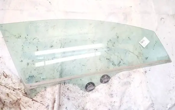 Honda Civic Front door window glass four-door
