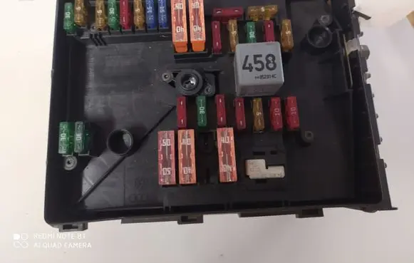 Volkswagen Golf V Fuse module 017181301 1B2405056316