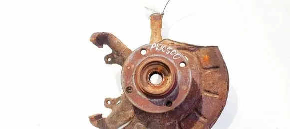 Volkswagen Golf III Front wheel hub