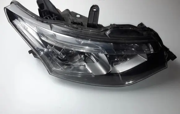 Mitsubishi Outlander Headlight/headlamp 8301C203