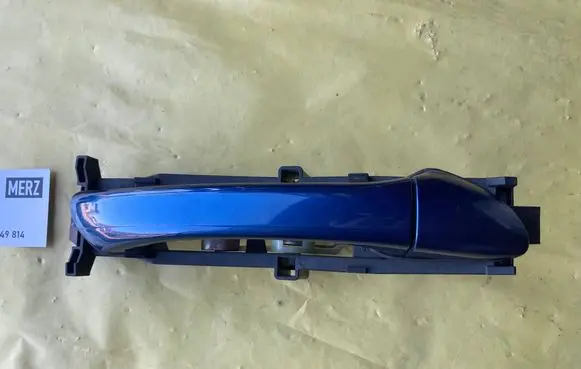 Rear door exterior handle/bracket
