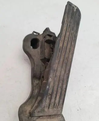 Volkswagen PASSAT B6 Accelerator throttle pedal 1K1721503L 6PV00860000