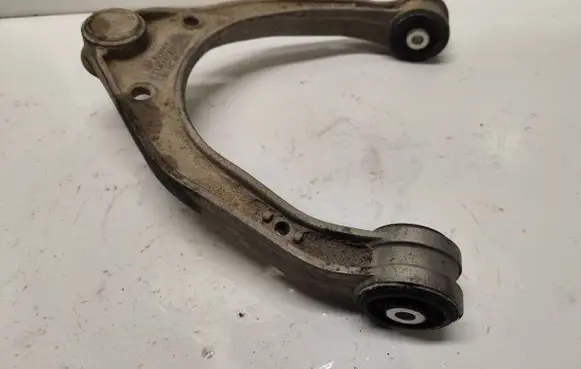 Volkswagen Touareg I Front lower control arm/wishbone 7L0407047A
