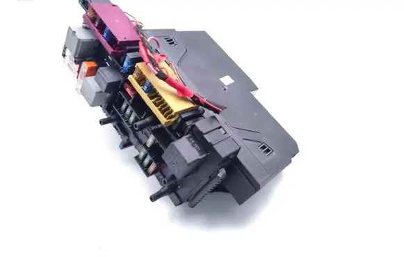 Mercedes-Benz E W212 Fuse module 2129004901 2129015001 2129024301
