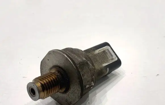 Peugeot 207 Fuel pressure regulator 9658227880