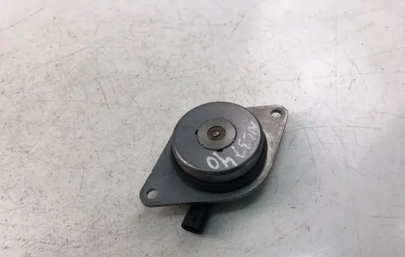 Opel Astra J Camshaft 55562223