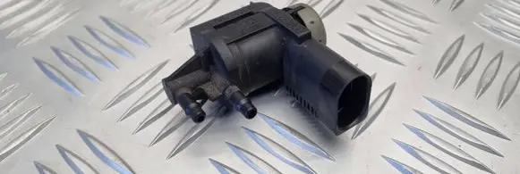 Volkswagen Golf IV Turbo solenoid valve 1J0906283C