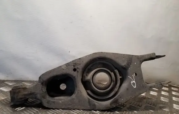 Chrysler 300 - 300C Coil spring/strut mount 