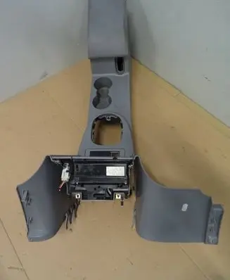 Volkswagen Touran I Center console 