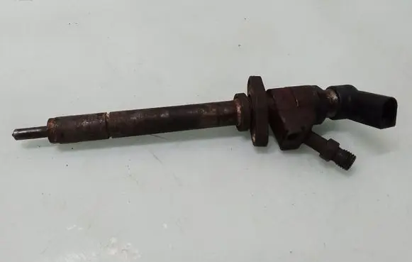 Volvo V50 Fuel injector 9647247280