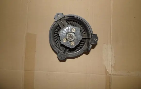 Chrysler 300M Heater fan/blower
