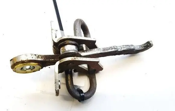 Opel Vectra B Rear door check strap stopper