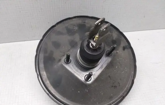 Mazda 626 Brake booster 83404322