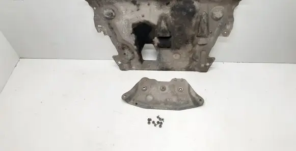 Volvo S60 Engine splash shield/under tray AG9N6P013DB