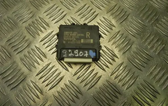 Lexus RX 330 - 350 - 400H Other control units/modules 8943048100 G2907