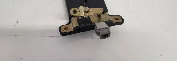 Audi A6 S6 C5 4B Tailgate/trunk/boot lock/catch/latch 4B5827505B