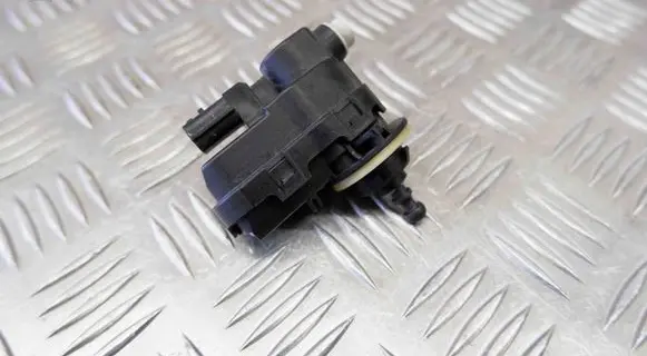 Nissan Qashqai Headlight level adjustment motor 92001203