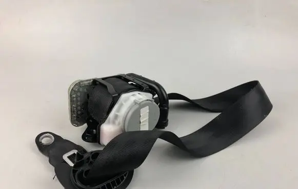 Audi A3 S3 8V Front seatbelt 8V5857706E