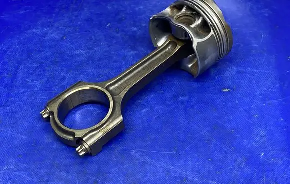 Ford Kuga II Piston with connecting rod RFCJ5G6205CA