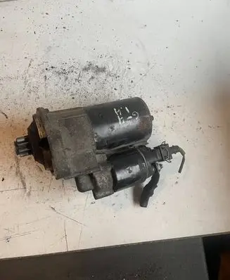 Volkswagen Golf IV Starter motor 020911023T