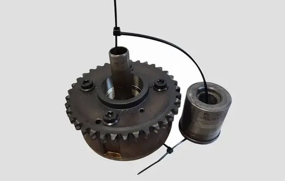 Volkswagen Touran II Camshaft pulley/ VANOS 03C109088B