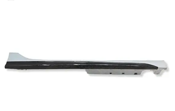 BMW 1 F70 Foot area side trim 8075466 0010112960229