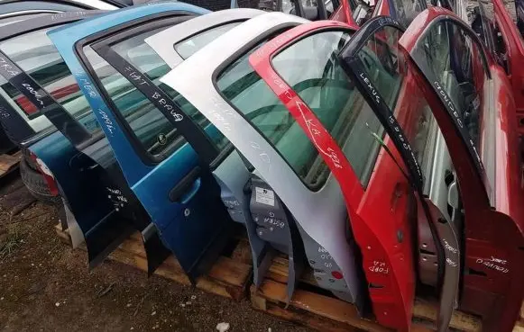 KIA Clarus Front door