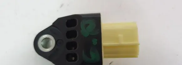 Toyota Yaris Airbag deployment crash/impact sensor