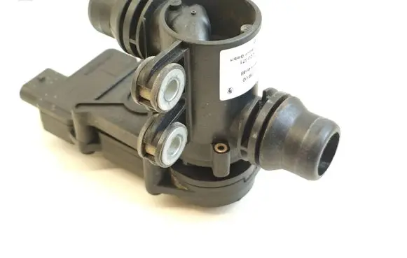 Mercedes-Benz AMG GT R190 C190 Coolant heater control valve A0005060900