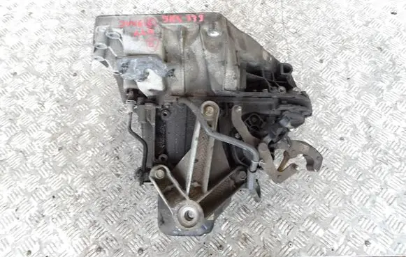 Nissan Juke I F15 Manual 5 speed gearbox JR5339