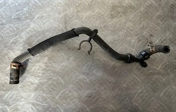 Nissan X-Trail T32 Engine coolant pipe/hose