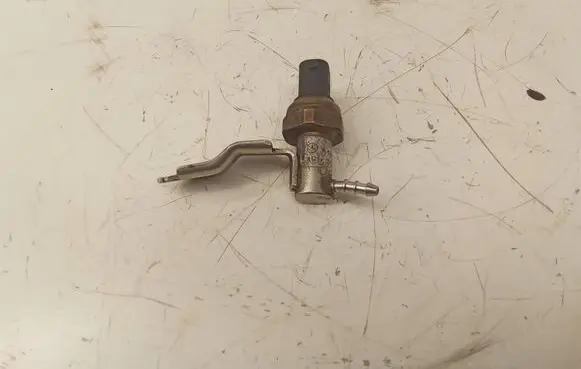 Fuel pressure sensor