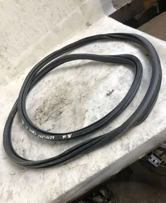 Opel Grandland X Front door rubber seal 9811537480