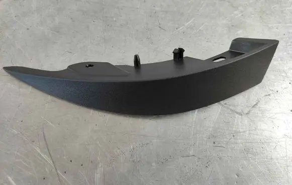 Audi Q2 - Front bumper splitter molding 81a8538879b9
