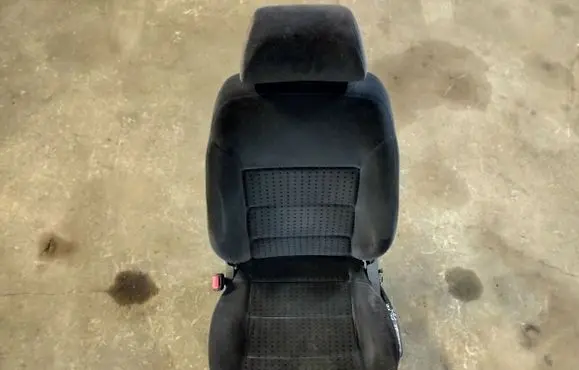 Volkswagen Golf IV Front driver seat 