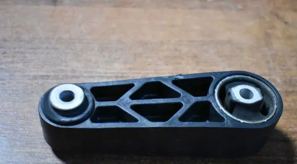 Porsche Panamera (971) Engine mount bracket 971199331555525