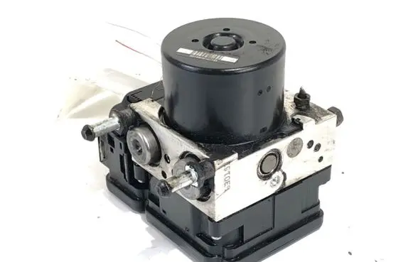Mitsubishi Lancer VIII ABS Pump 4670A561
