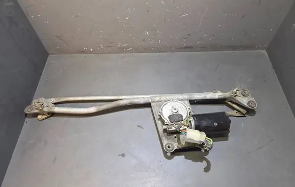 Audi A8 S8 D2 4D Front wiper linkage and motor 
