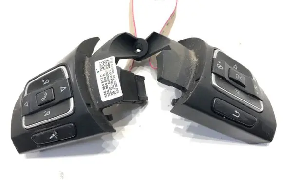 Volkswagen PASSAT B7 Steering wheel buttons/switches 3C8959537D