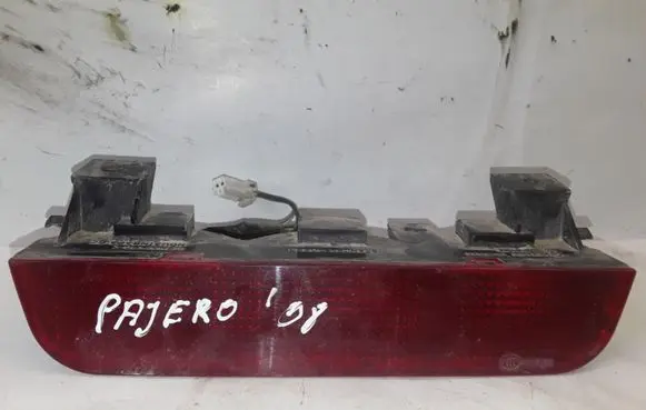Mitsubishi Pajero Third/center stoplight STANLEYP0223