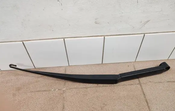 Subaru Legacy Front wiper blade arm