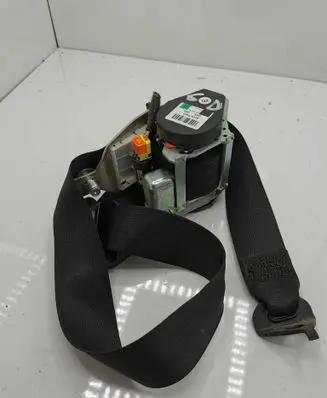 Rear seatbelt